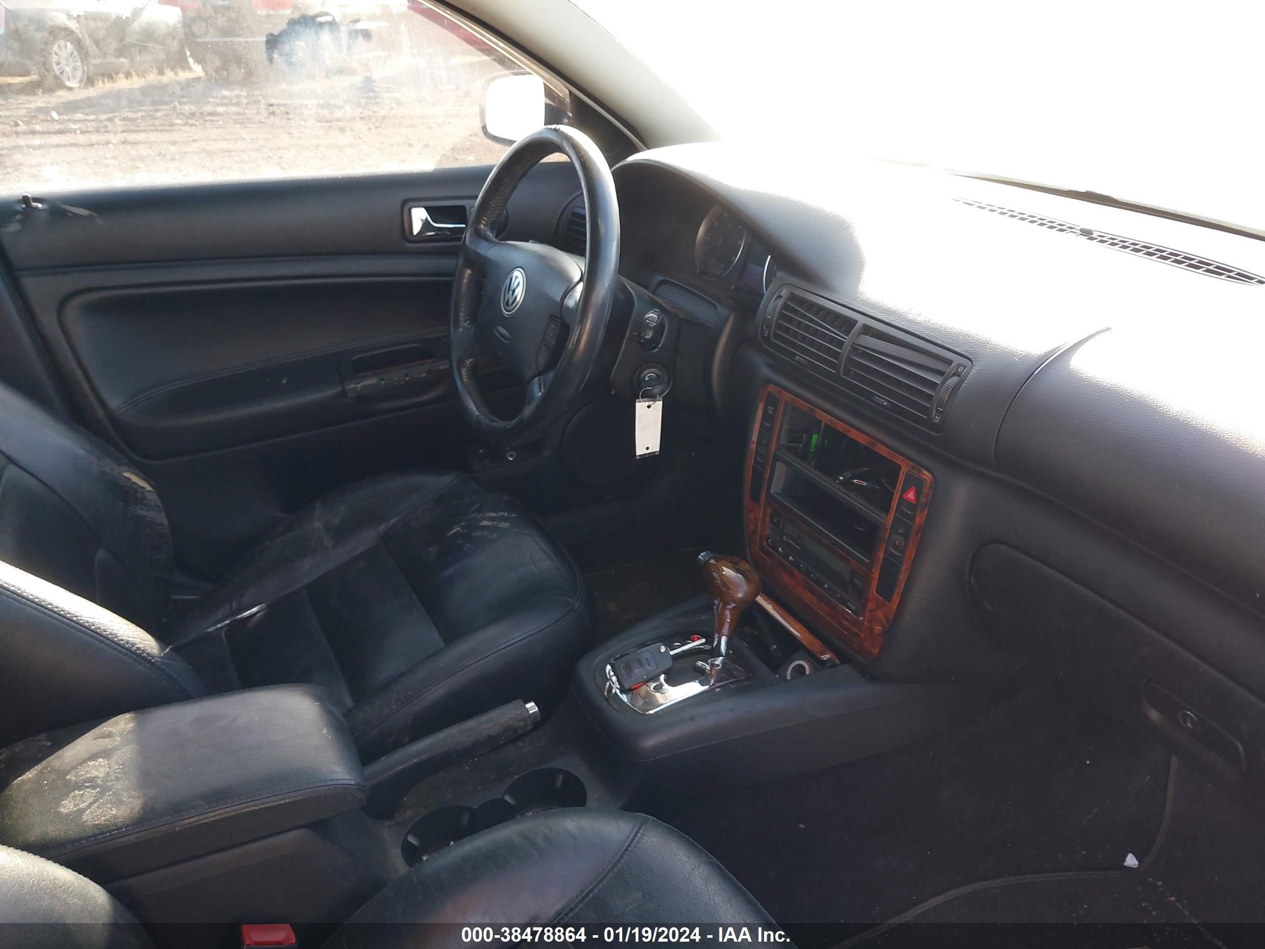 Photo 4 VIN: WVWTH63B62P355156 - VOLKSWAGEN PASSAT 