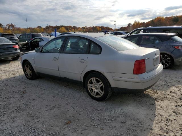 Photo 1 VIN: WVWUH23B2YE318560 - VOLKSWAGEN PASSAT GLX 