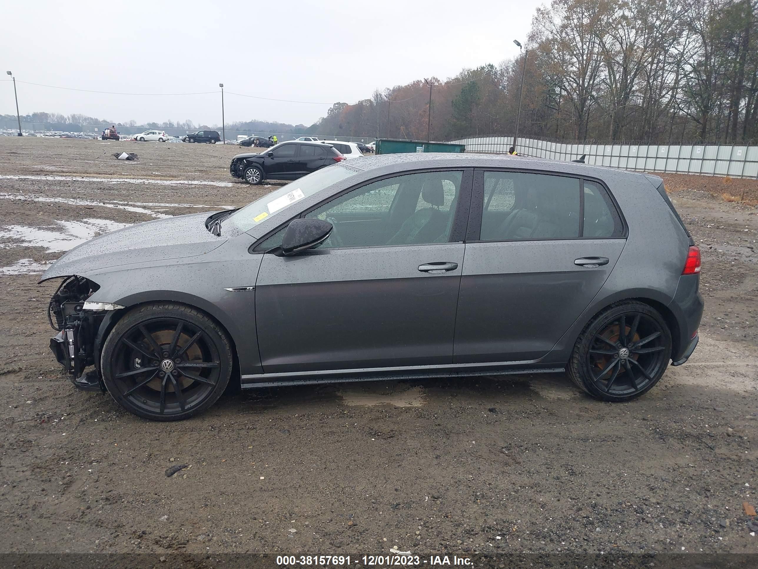 Photo 13 VIN: WVWVA7AU6KW136629 - VOLKSWAGEN GOLF 