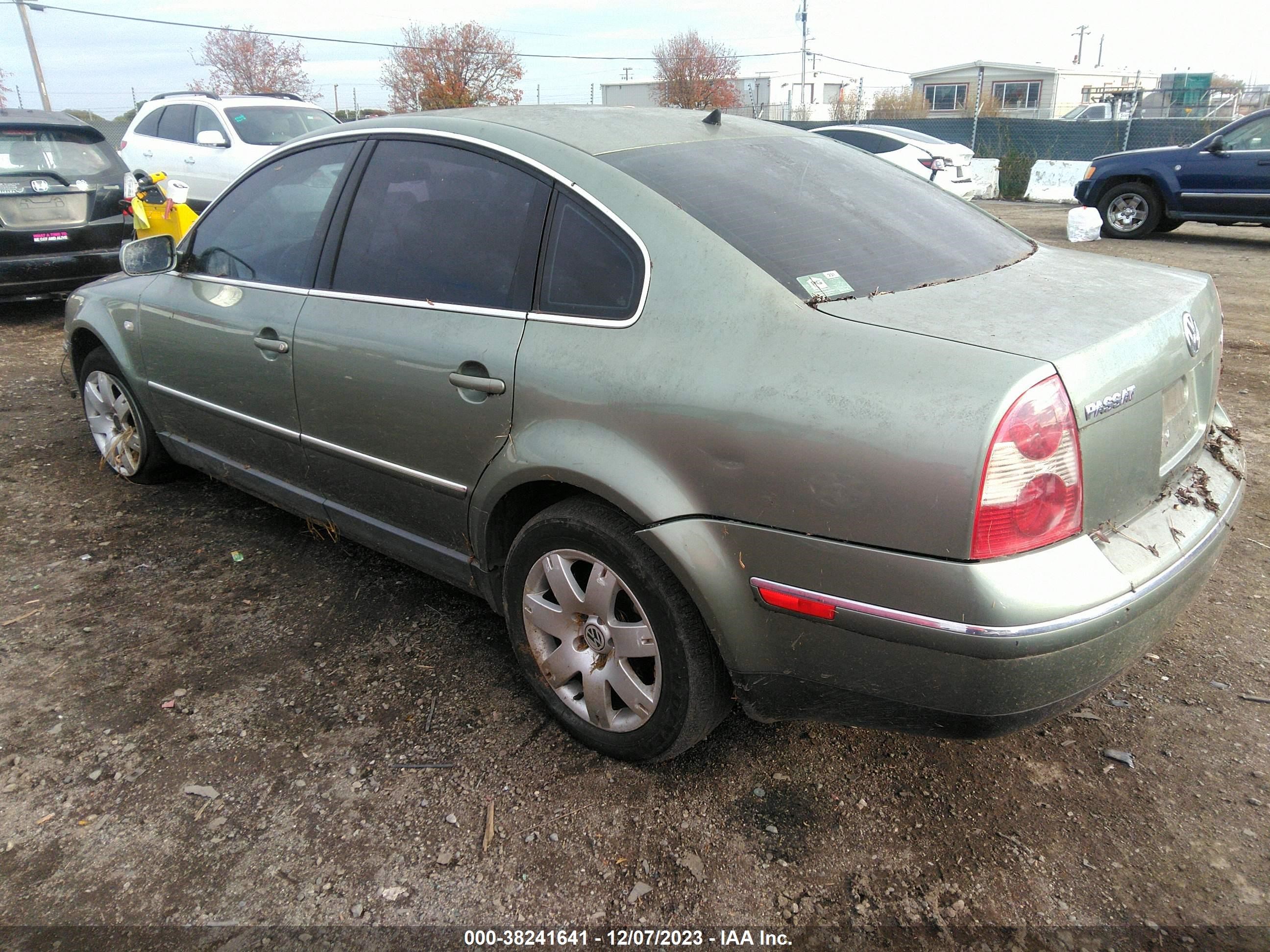 Photo 2 VIN: WVWVD63B03E110399 - VOLKSWAGEN PASSAT 