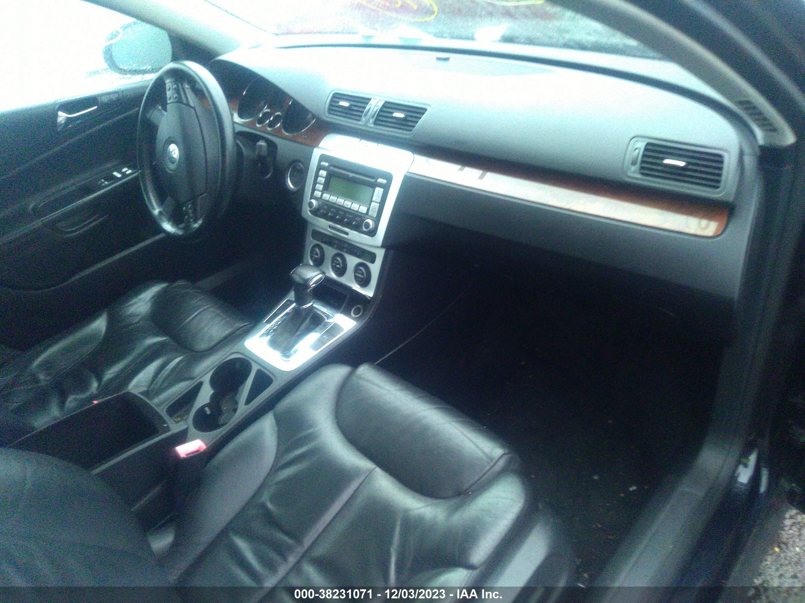 Photo 4 VIN: WVWVU73CX7E042827 - VOLKSWAGEN PASSAT 