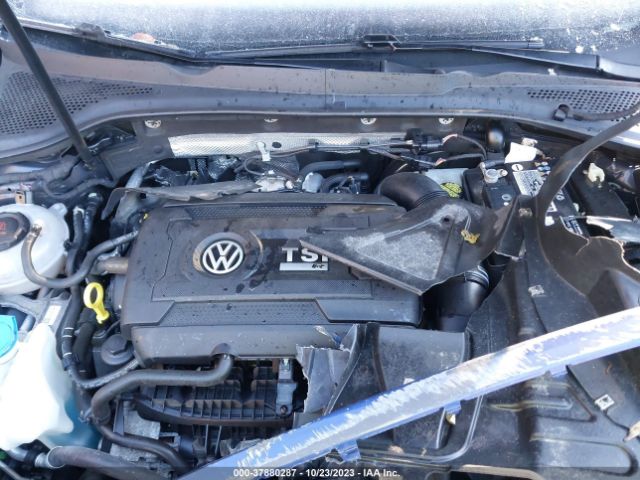 Photo 9 VIN: WVWWA7AU8KW211268 - VOLKSWAGEN GOLF 