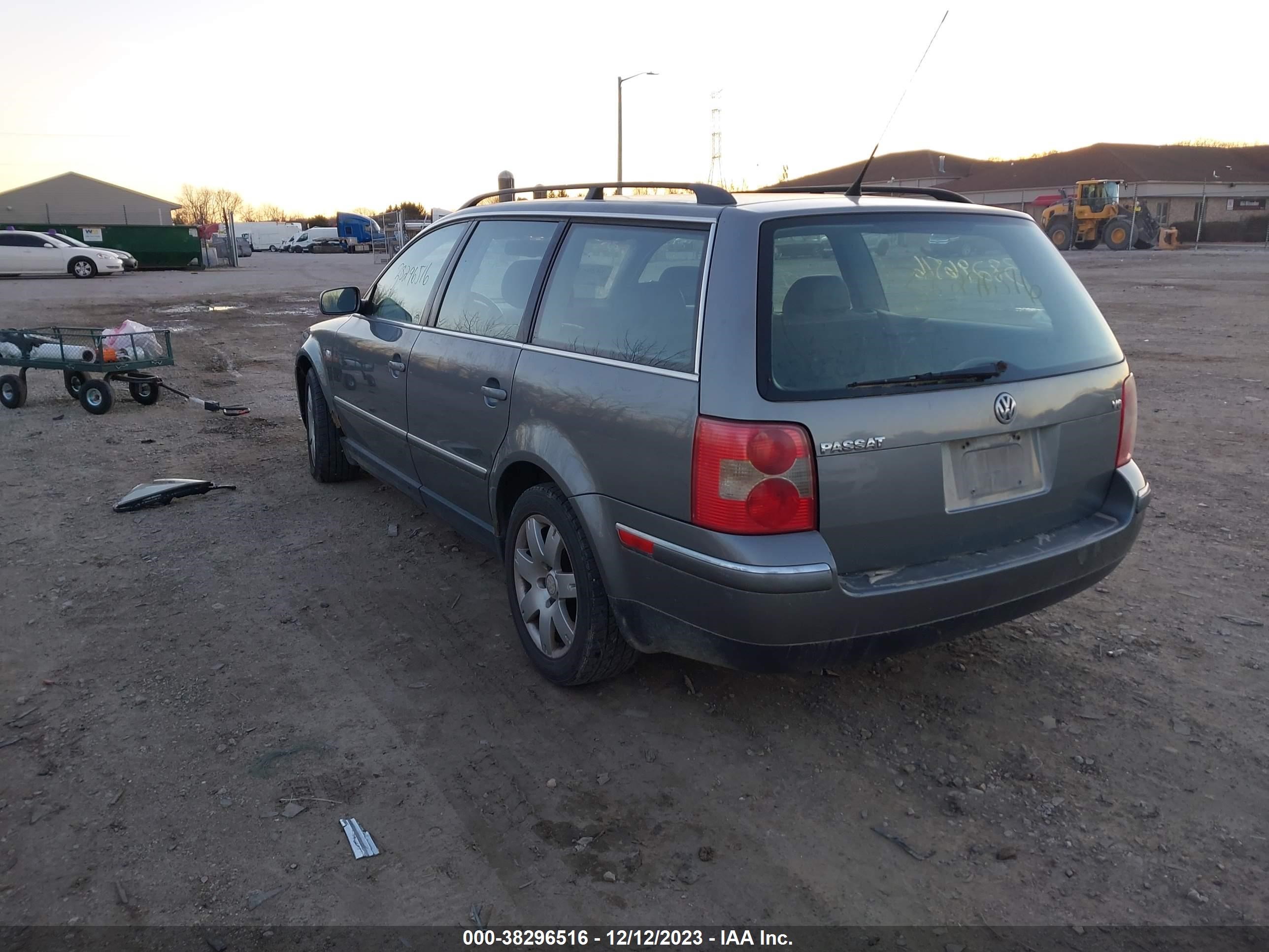 Photo 2 VIN: WVWWH63B52E422791 - VOLKSWAGEN PASSAT 