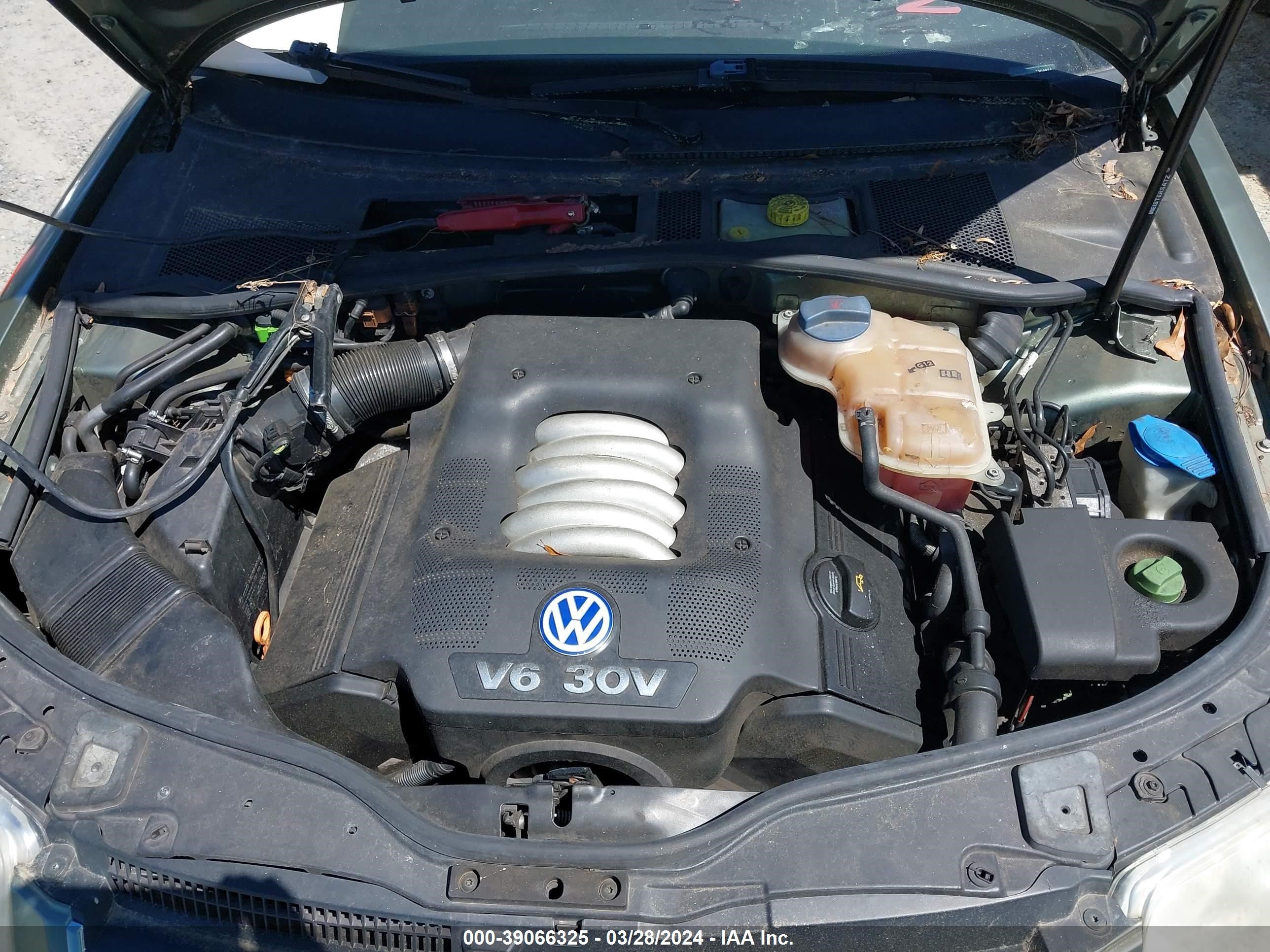 Photo 9 VIN: WVWWH63B83E309984 - VOLKSWAGEN PASSAT 