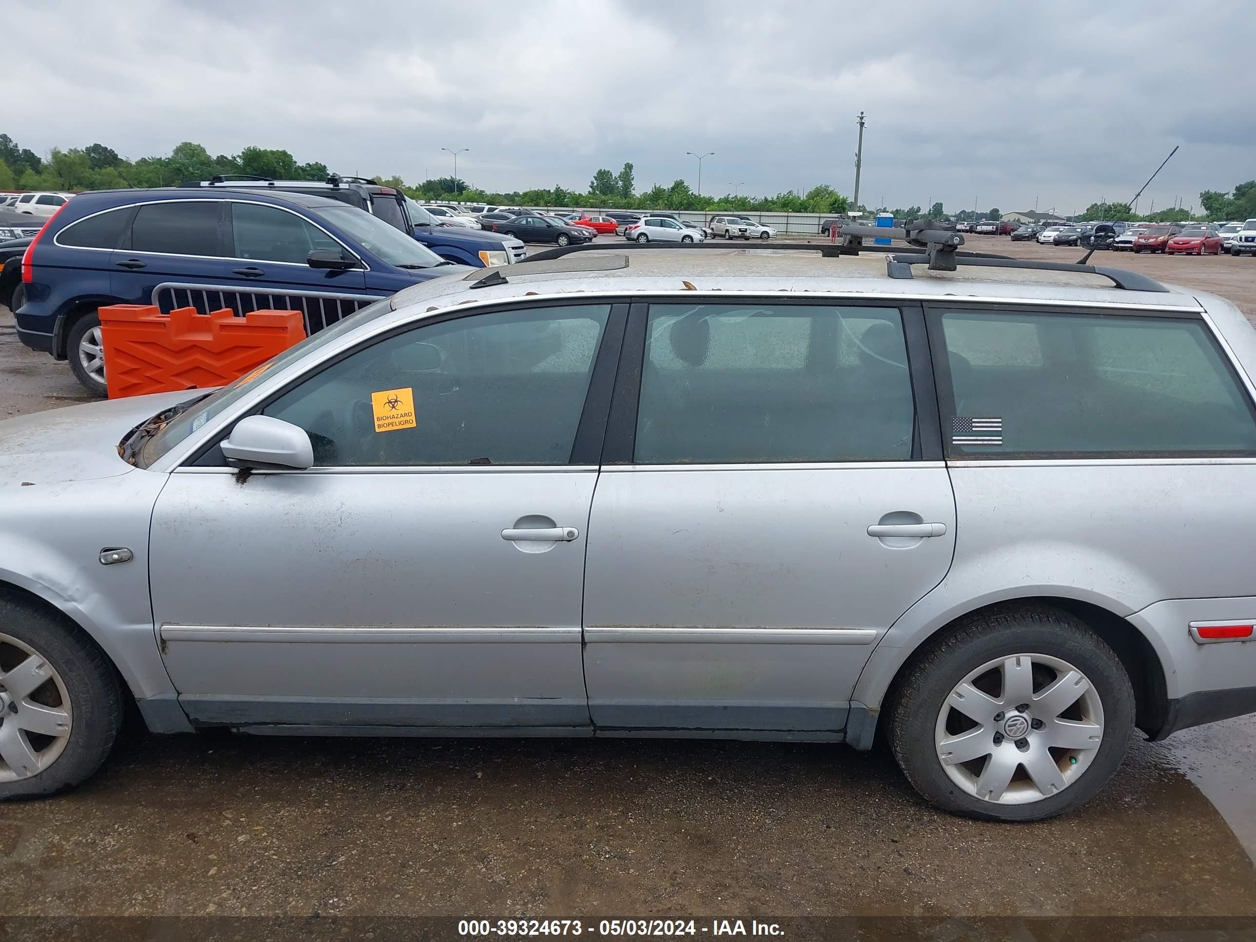 Photo 13 VIN: WVWYH63B81E242065 - VOLKSWAGEN PASSAT 