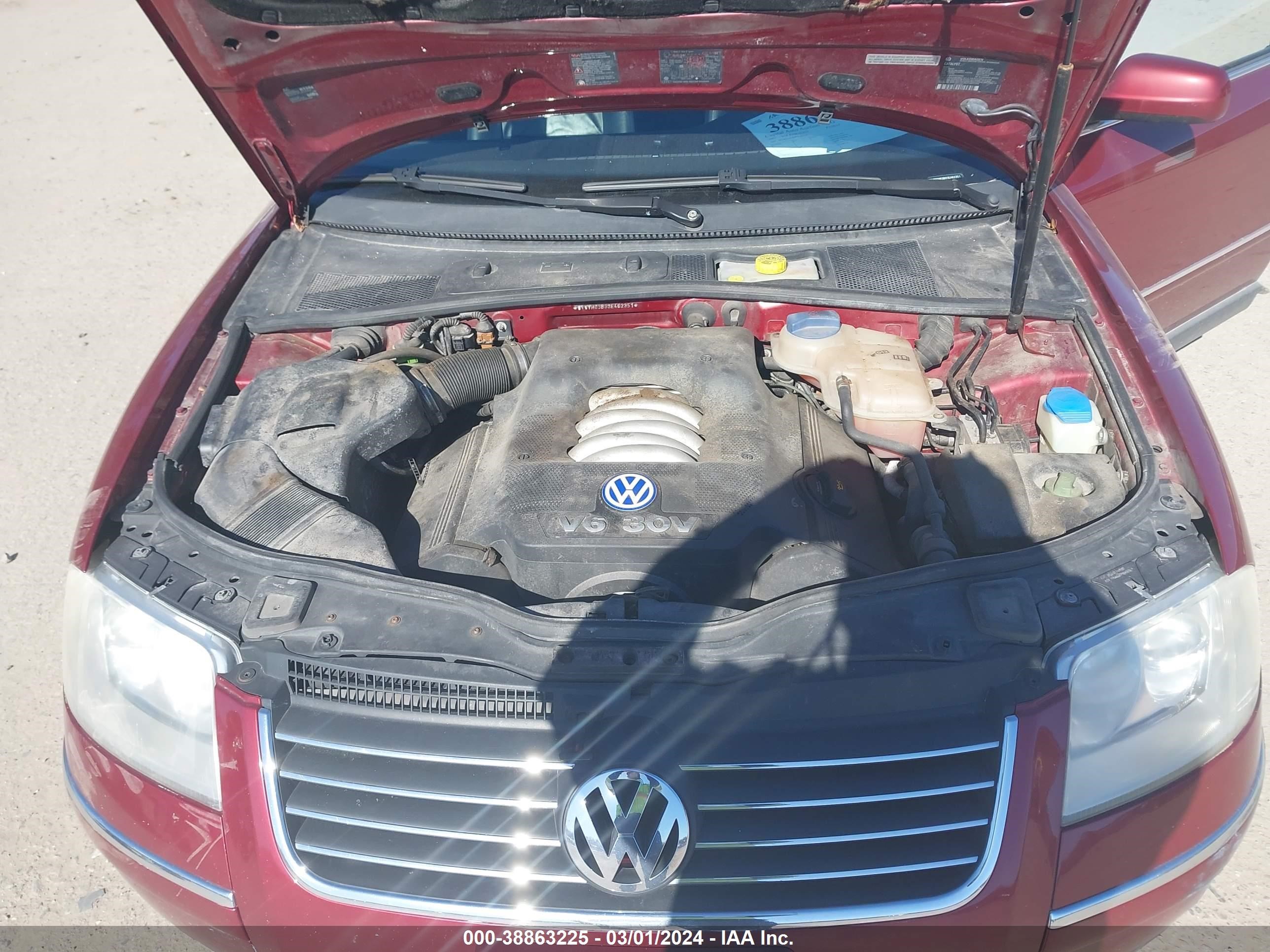 Photo 9 VIN: WVWYH63B93E462351 - VOLKSWAGEN PASSAT 