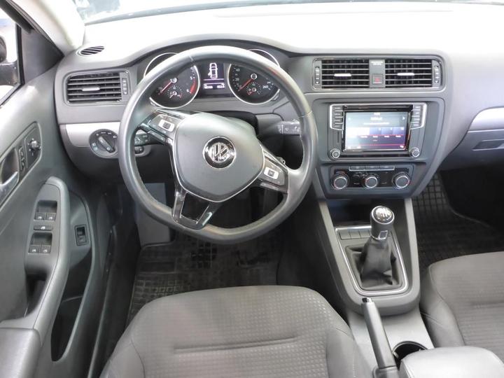 Photo 5 VIN: WVWZZZ16ZJM011891 - VOLKSWAGEN JETTA 