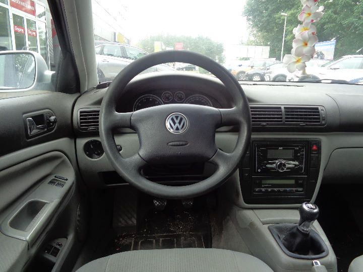 Photo 13 VIN: WVWZZZ3BZ1P212646 - VOLKSWAGEN PASSAT 