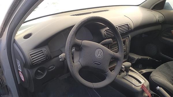 Photo 9 VIN: WVWZZZ3BZ2P034857 - VOLKSWAGEN PASSAT 