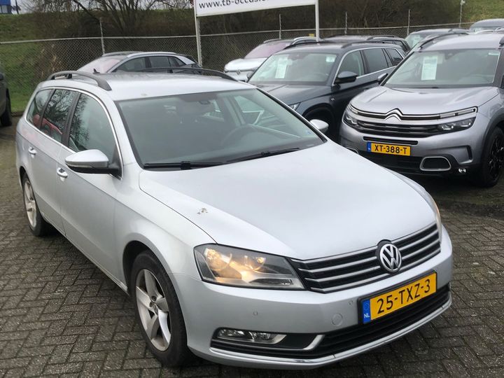 Photo 4 VIN: WVWZZZ3CZCE037565 - VOLKSWAGEN PASSAT 