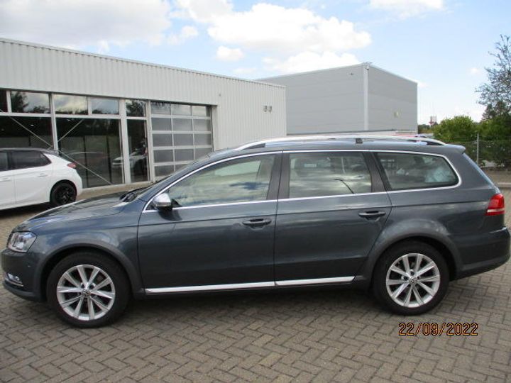 Photo 2 VIN: WVWZZZ3CZEE081645 - VOLKSWAGEN PASSAT 