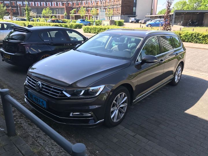 Photo 1 VIN: WVWZZZ3CZGE098940 - VOLKSWAGEN PASSAT 