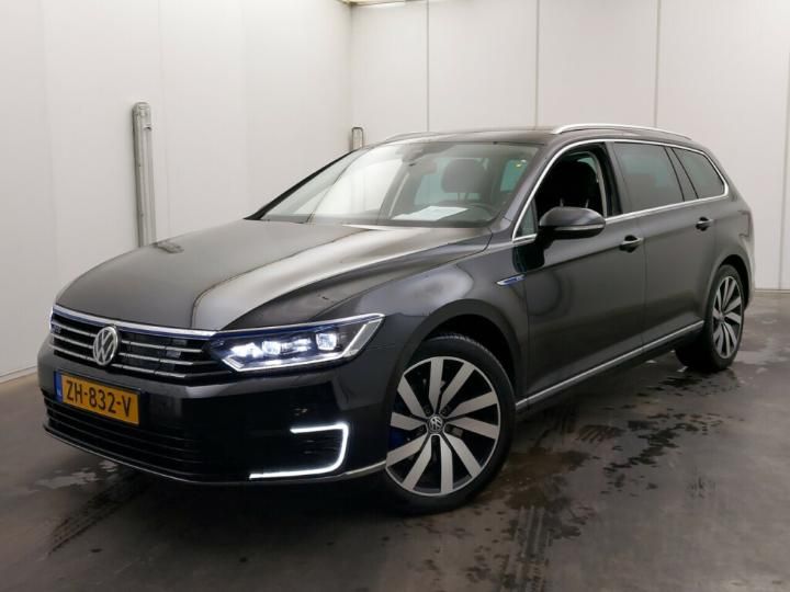 Photo 1 VIN: WVWZZZ3CZGE105061 - VOLKSWAGEN PASSAT 