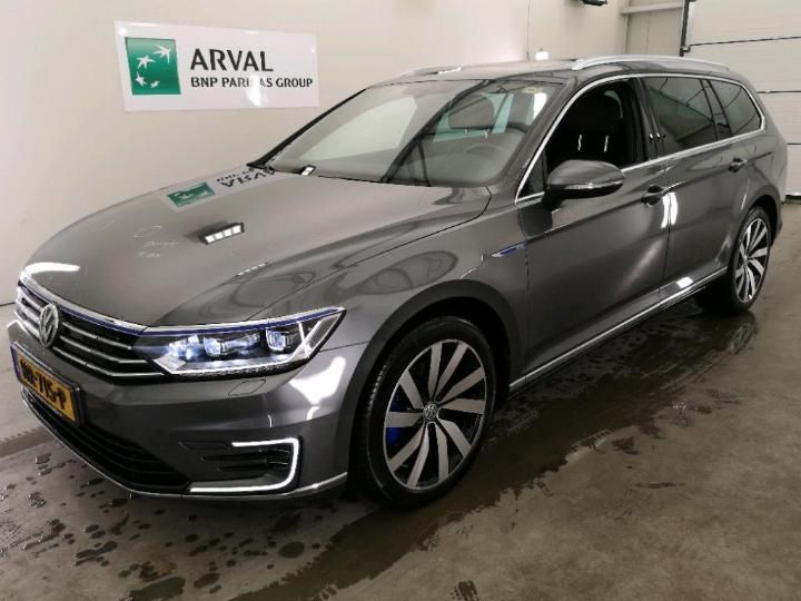 Photo 1 VIN: WVWZZZ3CZGE123384 - VOLKSWAGEN PASSAT 