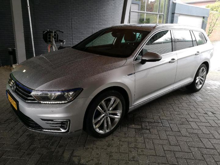 Photo 1 VIN: WVWZZZ3CZGE124660 - VOLKSWAGEN PASSAT 