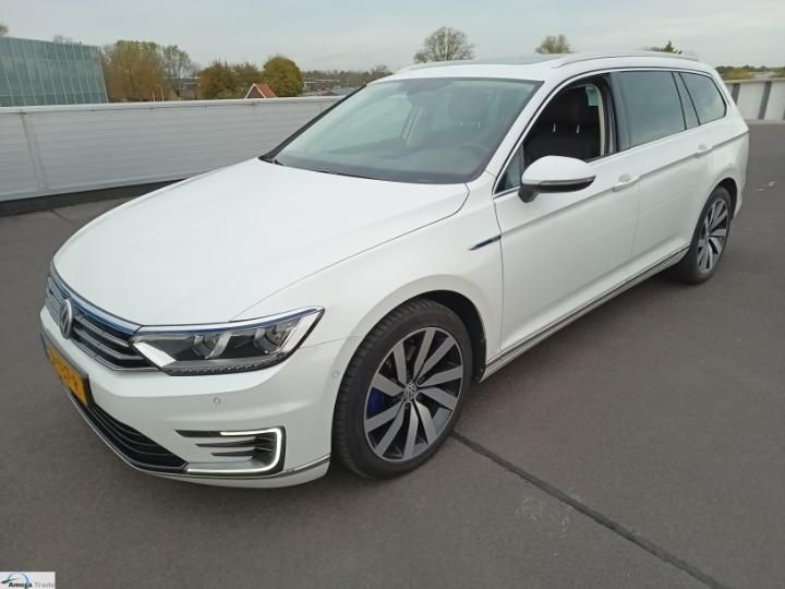 Photo 1 VIN: WVWZZZ3CZGE132805 - VOLKSWAGEN PASSAT 