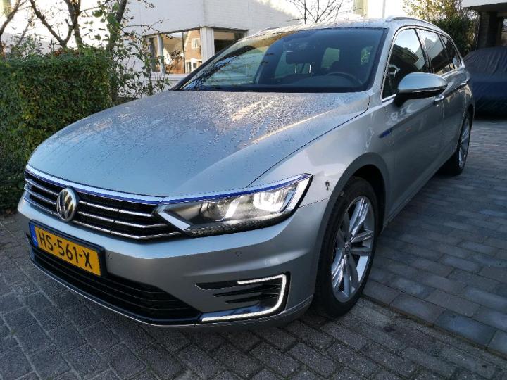 Photo 1 VIN: WVWZZZ3CZGE137197 - VOLKSWAGEN PASSAT 