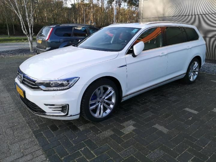 Photo 1 VIN: WVWZZZ3CZGE145296 - VOLKSWAGEN PASSAT 