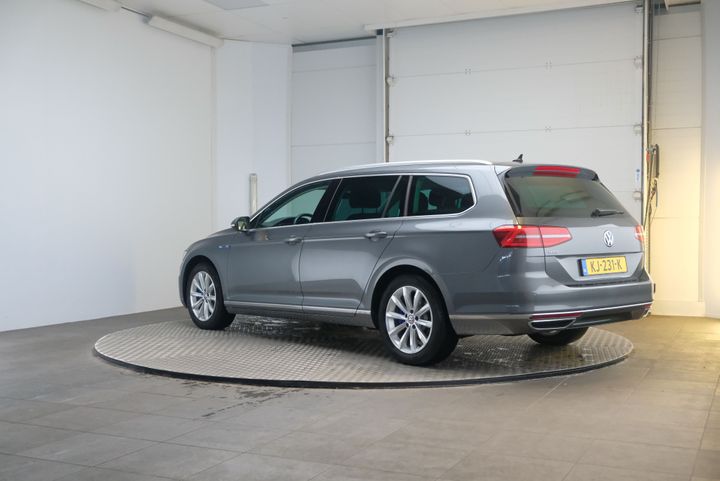 Photo 3 VIN: WVWZZZ3CZHE013658 - VOLKSWAGEN PASSAT 