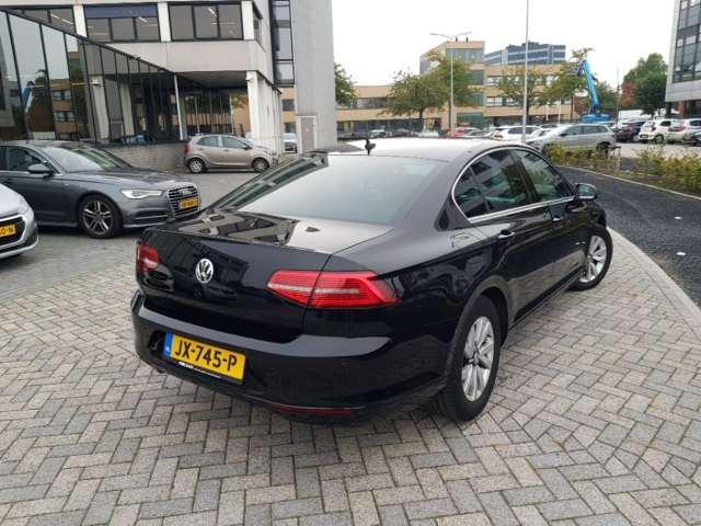 Photo 2 VIN: WVWZZZ3CZHE016521 - VOLKSWAGEN PASSAT 