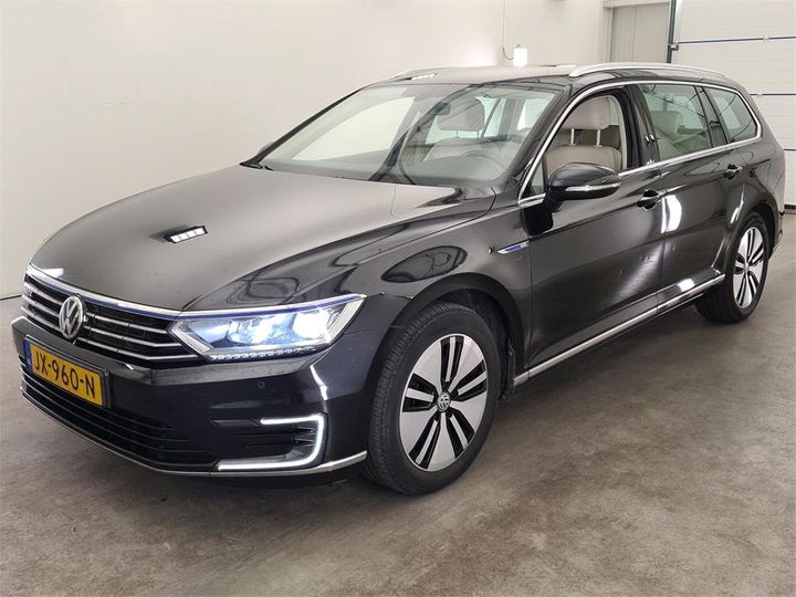 Photo 1 VIN: WVWZZZ3CZHE016705 - VOLKSWAGEN PASSAT 