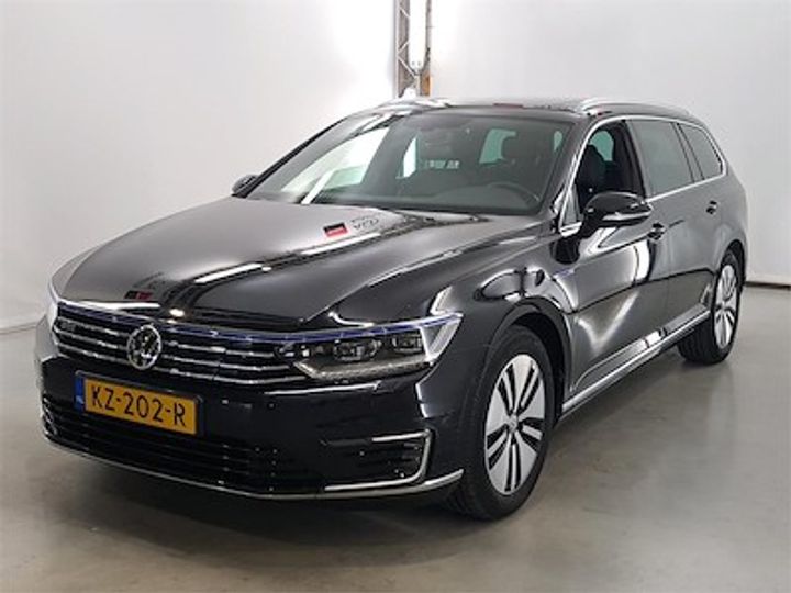 Photo 1 VIN: WVWZZZ3CZHE017894 - VOLKSWAGEN PASSAT 