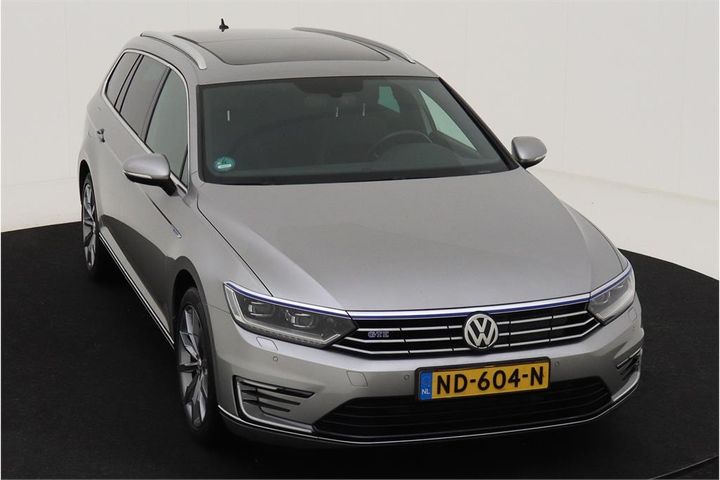 Photo 2 VIN: WVWZZZ3CZHE042805 - VOLKSWAGEN PASSAT 