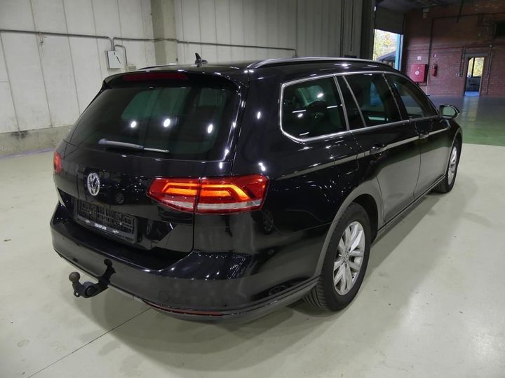 Photo 2 VIN: WVWZZZ3CZHE057083 - VOLKSWAGEN PASSAT 