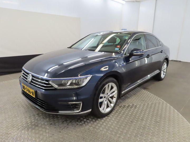 Photo 1 VIN: WVWZZZ3CZHE075871 - VOLKSWAGEN PASSAT 