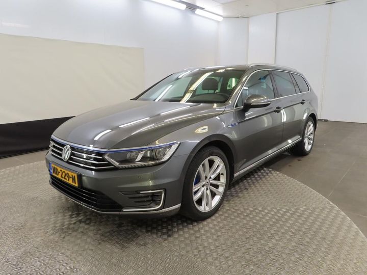 Photo 1 VIN: WVWZZZ3CZHE076629 - VOLKSWAGEN PASSAT 