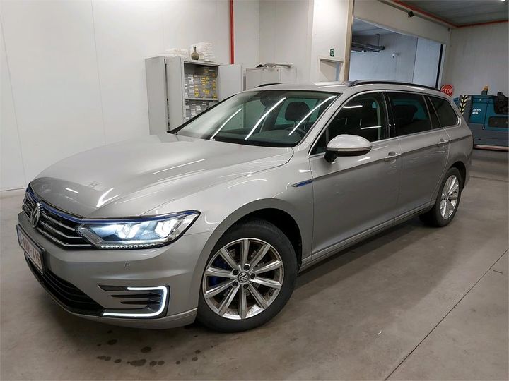 Photo 1 VIN: WVWZZZ3CZHE081865 - VOLKSWAGEN PASSAT 