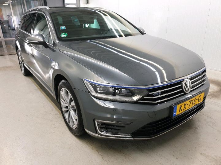 Photo 2 VIN: WVWZZZ3CZHE082901 - VOLKSWAGEN PASSAT 