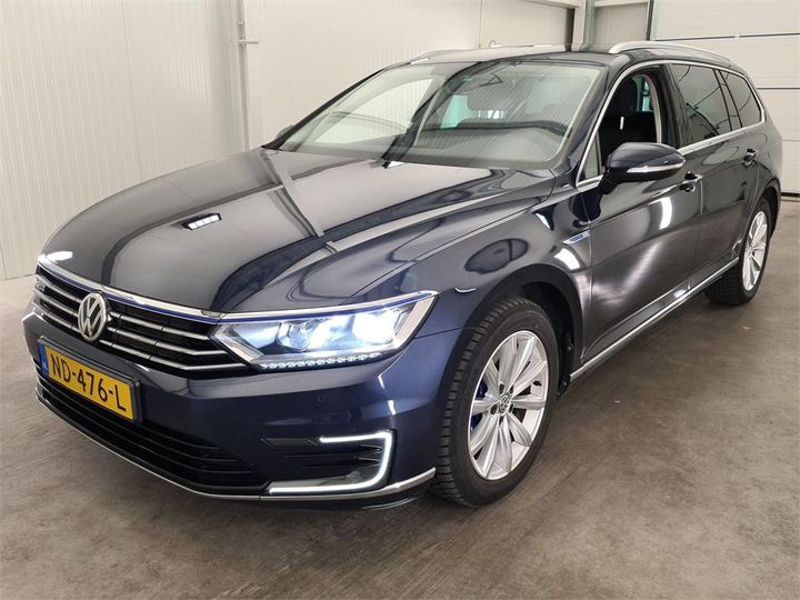 Photo 1 VIN: WVWZZZ3CZHE085979 - VOLKSWAGEN PASSAT 