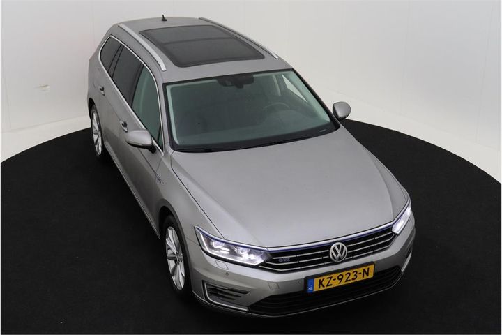 Photo 2 VIN: WVWZZZ3CZHE093491 - VOLKSWAGEN PASSAT 