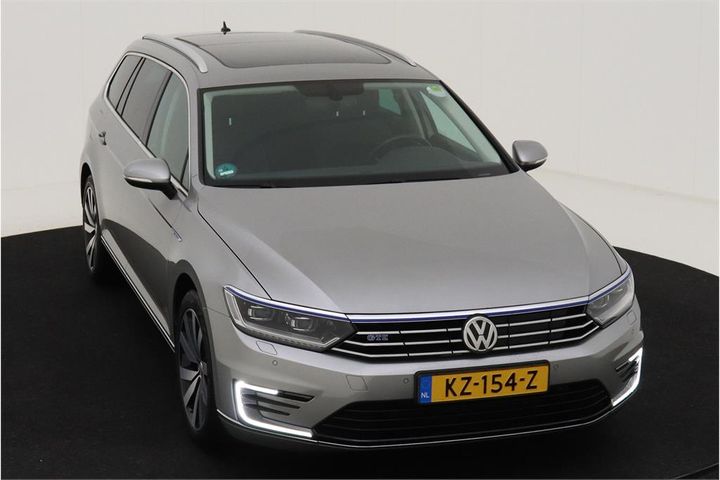 Photo 2 VIN: WVWZZZ3CZHE094561 - VOLKSWAGEN PASSAT 