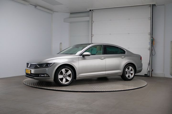 Photo 1 VIN: WVWZZZ3CZHE095712 - VOLKSWAGEN PASSAT 