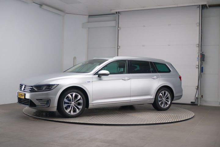 Photo 1 VIN: WVWZZZ3CZHE097426 - VOLKSWAGEN PASSAT 