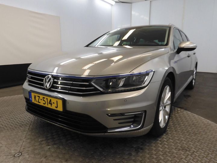 Photo 1 VIN: WVWZZZ3CZHE104681 - VOLKSWAGEN PASSAT 