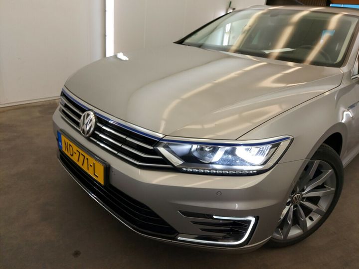 Photo 5 VIN: WVWZZZ3CZHE105103 - VOLKSWAGEN PASSAT 