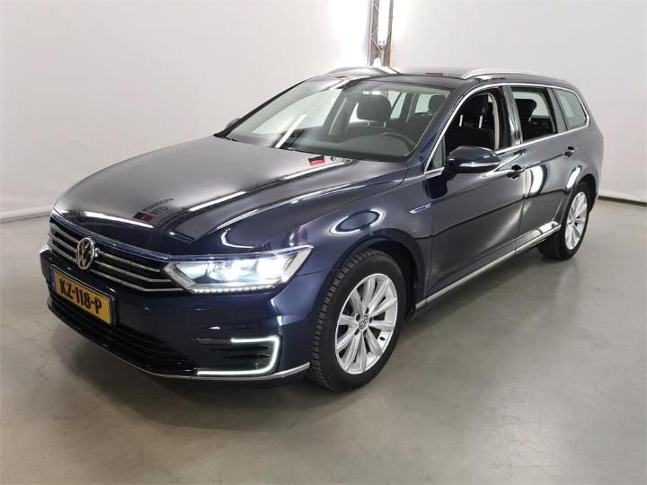 Photo 1 VIN: WVWZZZ3CZHE106595 - VOLKSWAGEN PASSAT 