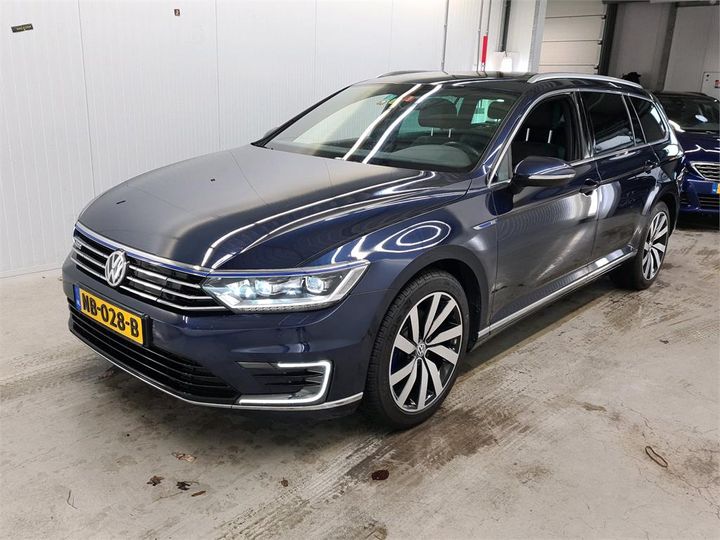 Photo 1 VIN: WVWZZZ3CZHE109364 - VOLKSWAGEN PASSAT 