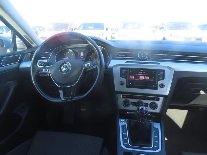 Photo 3 VIN: WVWZZZ3CZHE114803 - VOLKSWAGEN PASSAT 