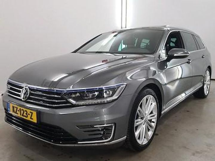 Photo 1 VIN: WVWZZZ3CZHE116858 - VOLKSWAGEN PASSAT 