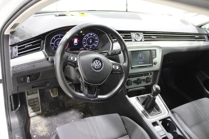 Photo 8 VIN: WVWZZZ3CZHE137040 - VOLKSWAGEN PASSAT 