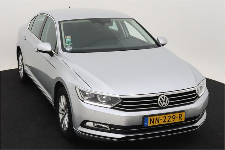 Photo 2 VIN: WVWZZZ3CZHE145960 - VOLKSWAGEN PASSAT 