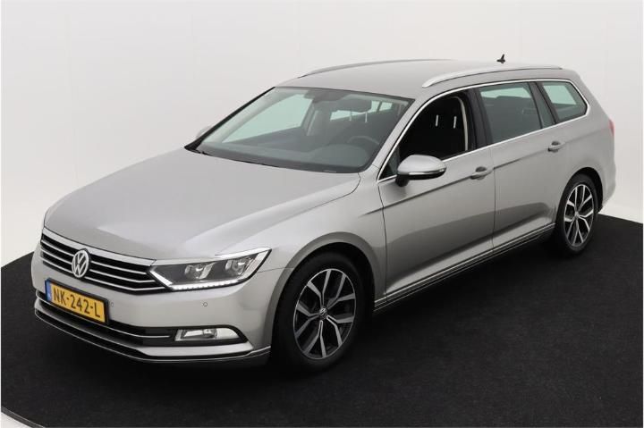 Photo 1 VIN: WVWZZZ3CZHE152807 - VOLKSWAGEN PASSAT 