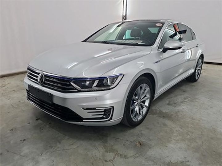 Photo 1 VIN: WVWZZZ3CZHE168621 - VOLKSWAGEN PASSAT 