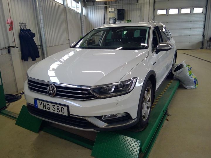 Photo 2 VIN: WVWZZZ3CZJE014280 - VOLKSWAGEN PASSAT 