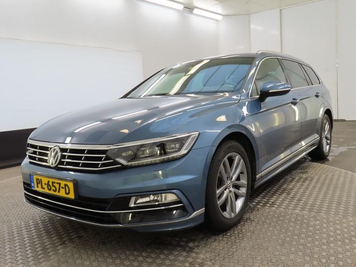 Photo 1 VIN: WVWZZZ3CZJE015888 - VOLKSWAGEN PASSAT 