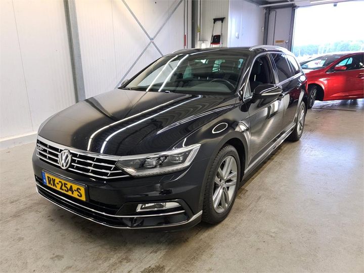 Photo 1 VIN: WVWZZZ3CZJE026748 - VOLKSWAGEN PASSAT 